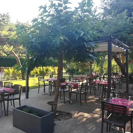 Hotel Logis Hotel-restaurant Le Embrun