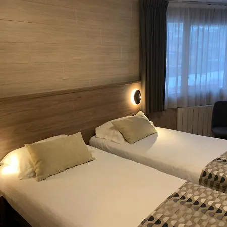 Hotel Logis Hotel-restaurant Le 3*