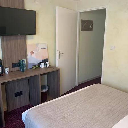 Hotel Logis Hotel-restaurant Le 3*