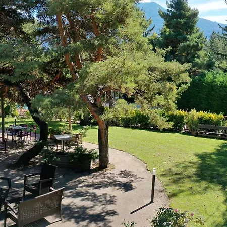 Hotel Logis Hotel-restaurant Le Embrun