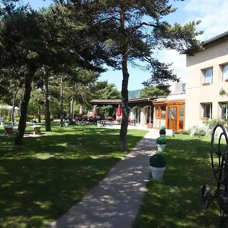 Hotel Logis Hotel-restaurant Le 3*